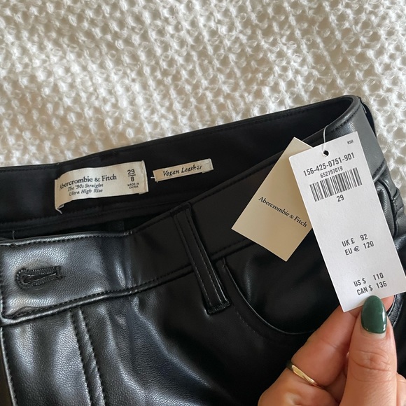 NWT Abercrombie & Fitch - Cross Cross Waistband Vegan Leather 90’s Straight Pant - Picture 4 of 5